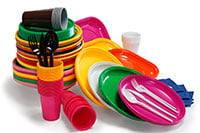 Plastic dishes and cutlery 